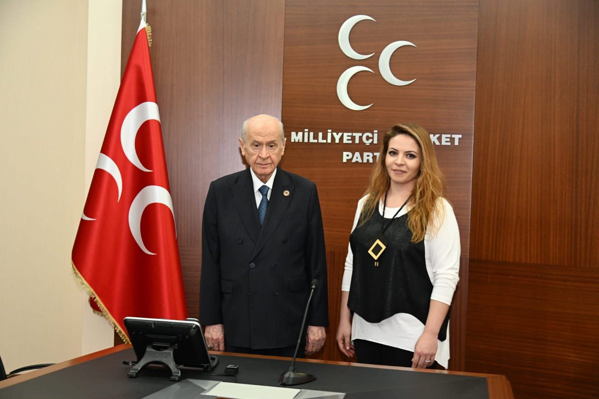 Yiğit olur Türkmen Beyi ağları
Aslı nesli Oğuz Kayı boyundan..

Mensubu olmaktan onur duyduğum,büyüdüğüm,hala bünyesinde pişmekten gurur duyduğum Milliyetçi Hareket Partisi'nin 55.yılı anısına Bilge Liderimiz <a href="/dbdevletbahceli/">Devlet Bahçeli</a>