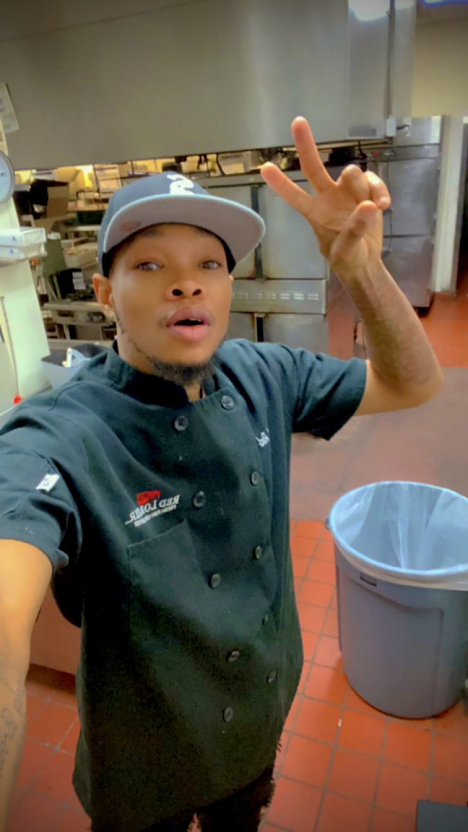 Red_thegoat33's tweet photo. Red Lobsters🦞be good to me today‼️#WorkFlow💰✌🏾#ChefRed🥵 https://t.co/3t1BGRYGoY