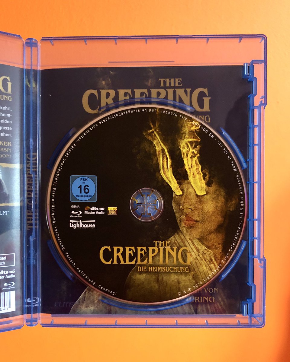 TheCreepingFilm's tweet photo. THE CREEPING is now available on Blu-ray/DVD in Germany. You can have a physical copy of the film on your shelf.🎉👻
THE CREEPING jetzt in Deutschland auf Blu-ray/DVD erhältlich ist. Sie können eine physische Kopie des Films in Ihrem Regal haben.
#TheCreeping #DieHeimsuchung https://t.co/g4YsZe3eCi