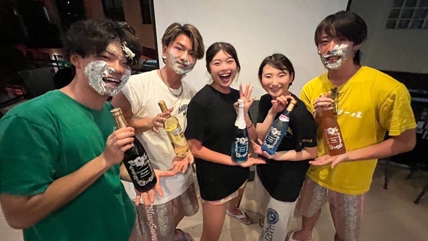 harpsealHosei's tweet image. 卒業ツアー2024 inセブ🥭🌴
(卒業おめでとう編)

16期の卒業ツアーをボホール島で開催しました！
久々の海外ツアーにみんな大興奮😳

卒業生へ向けたプレゼントやお笑いライブ(?)などもあって、笑いあり涙ありのとってもステキなツアーになりました🥹

2024.2.2-6

#春から法政　#法政大学　#HARPSEAL