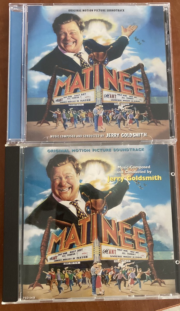 Matinee (1993) es un excelente homenaje de #JoeDante al cine y a la serie B. Aquí el gran #JerryGoldsmith nos regalo una joya de #bandasonora en la que incorporó varios temas memorables, haciendo un guiño a la música de la #GoldenAge del séptimo arte. #hardasmal #matinee #bso