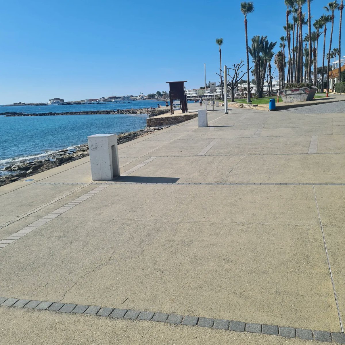 Littlebot89's tweet image. Day one almost complete