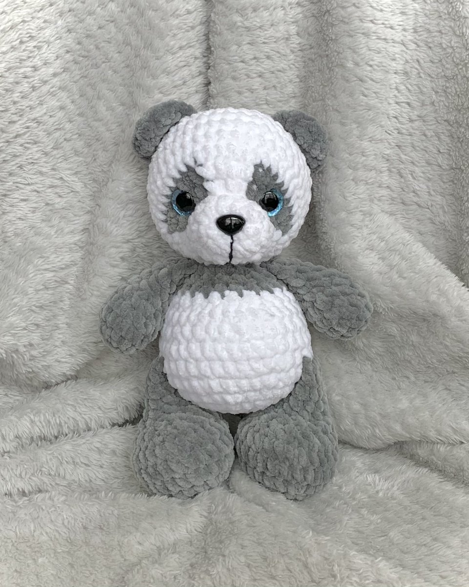 Sharn3960's tweet photo. The gray and white panda is still available in my Etsy shop. 11” tall and so soft.
If you’re interested, the link is in my profile.
Reposting is also supporting ❤️ https://t.co/btF7IrrZbk