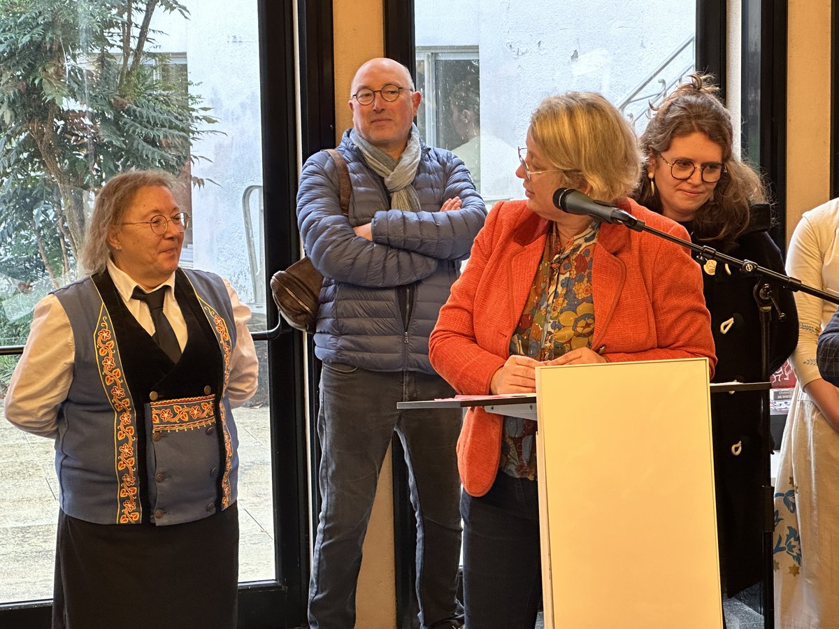jyhuchede's tweet photo. Réception à l'hôtel de ville de #Quimper en qualité de champions de Bretagne 2023 dans leur catégorie respective, du Cercle Eostiged ar Stangalas ados ( @eostiged ) et du @BagadErgueArmel https://t.co/xkAgTbruKX