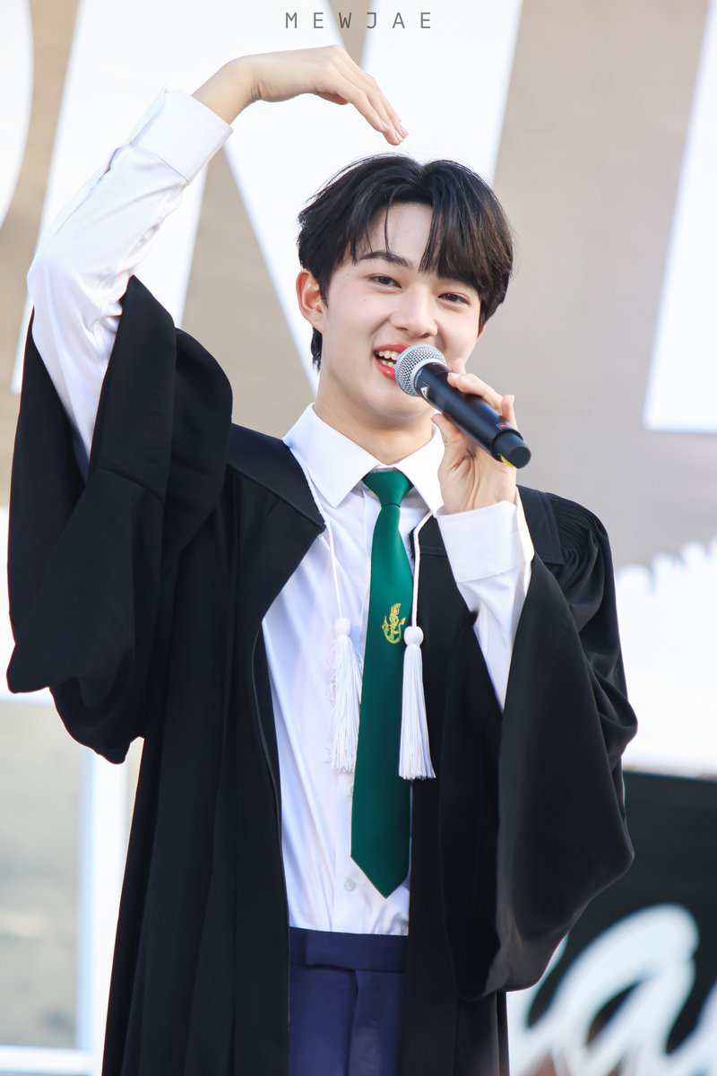 MEWJAExZEEPRUK's tweet photo. 231012
ย้ากนะงับ
@CwrNew #NuNew
#นุนิวเกียรตินิยมอันดับหนึ่ง
#NuNewGraduationDay https://t.co/42wLoxkJni