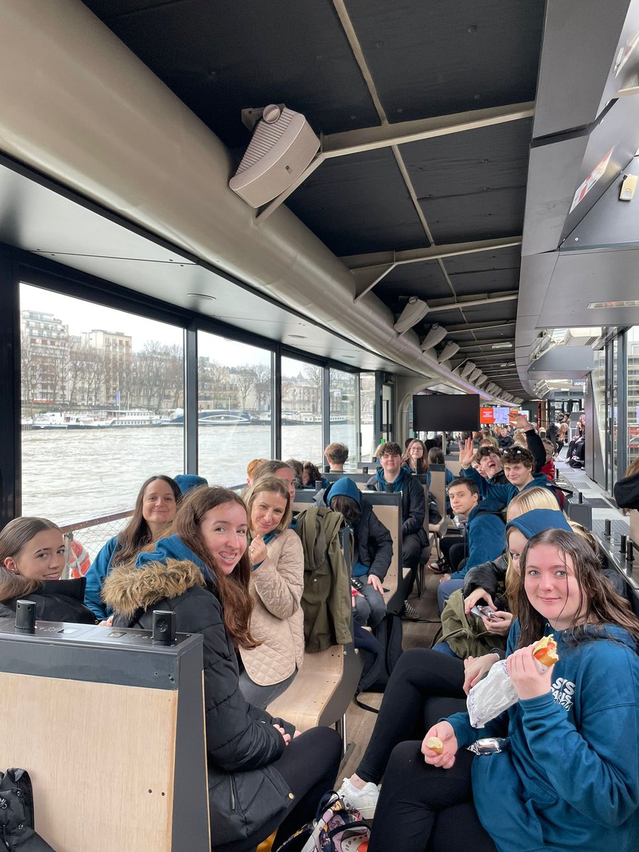 SVSMFL's tweet photo. River Cruise on the Bateaux Parisien #svs #GCSEFrench #schooltrips https://t.co/uGaDYhwHlG