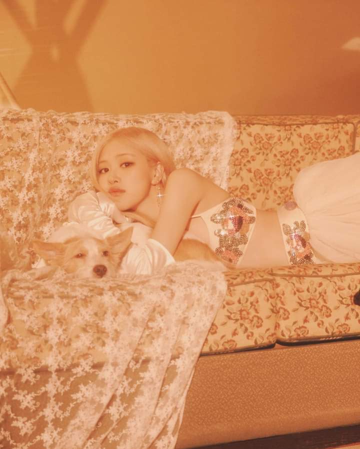 HAPPY ROSÉ DAY
Mãi xinh đẹp nhé.
#GlobalStarROSÉDay
#장미빛_로제의_생일을_축하해