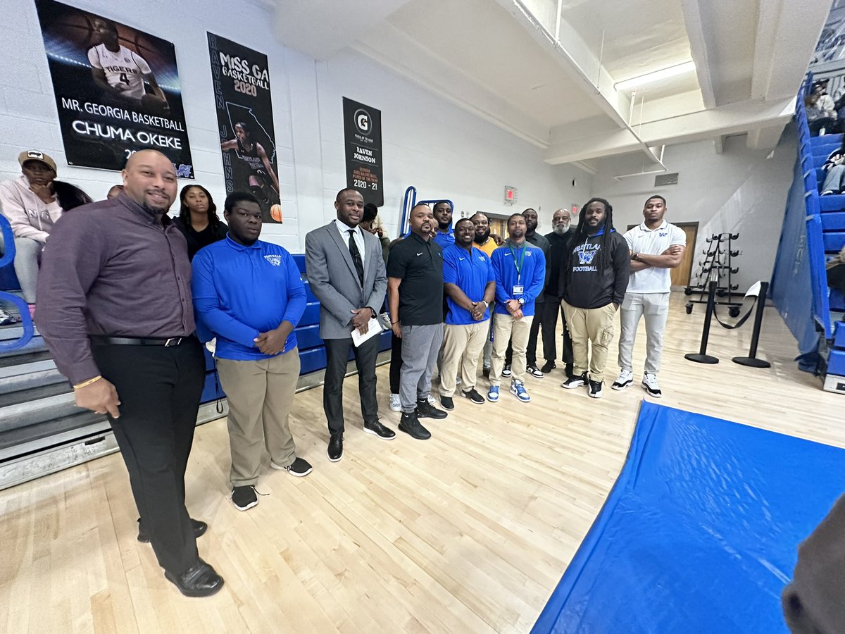 LadyWoodhouse23's tweet photo. COACHES!!!! Signing Day would be nothing without you! Thank you for your sacrifice, time, patience, and most importantly your love for the sport! 💙#ONEWestlake #TurningDreamsIntoReality @WestlakeSports1 #StructuredToWIN #NationalSigningDay @JarvisAdamsEdu @Franchesca_Warr https://t.co/RDNv6cnGmz