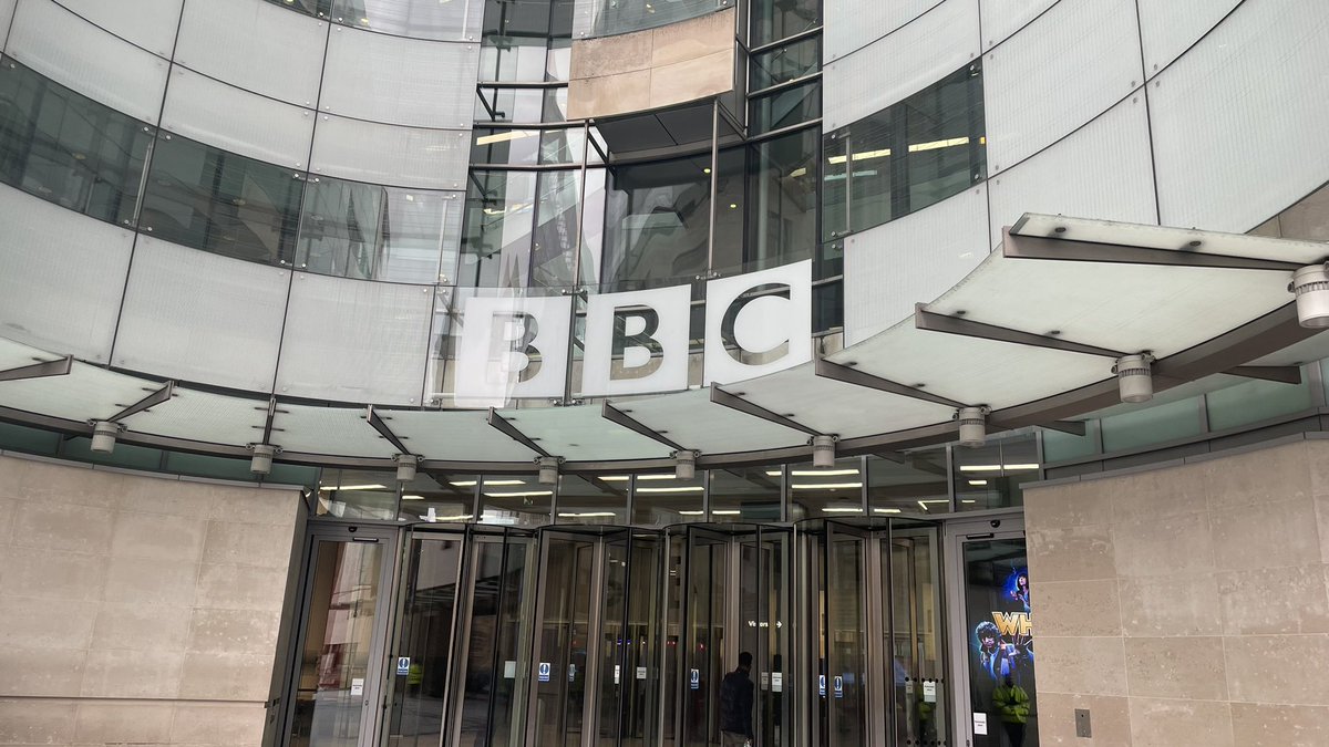 Back in presenter’s chair on The Newsroom @bbcworldservice @BBCSounds 18/22GMT plus @Globalnewspod