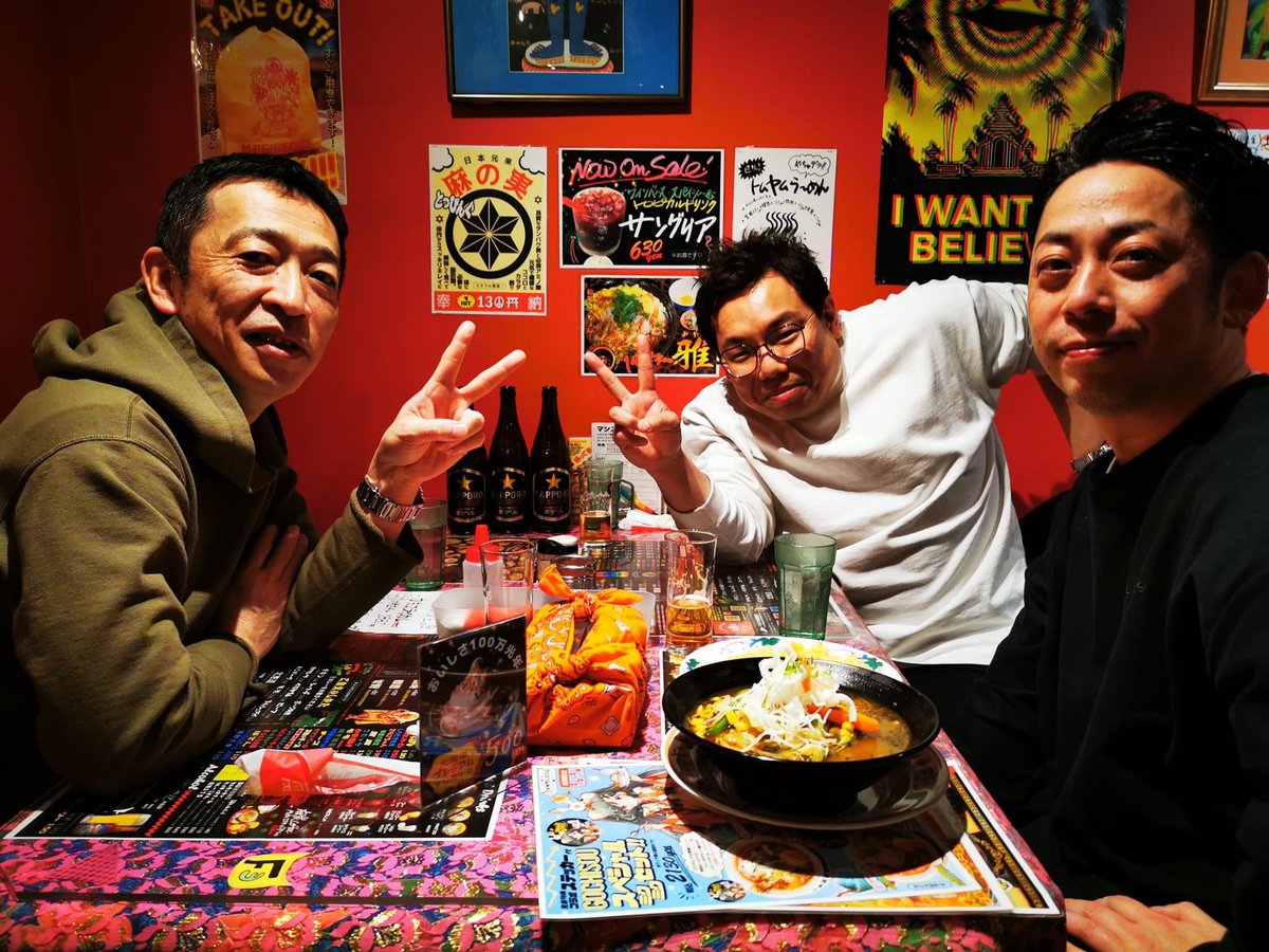 hama_office's tweet photo. おじ3人とナンナナ徘徊中。 https://t.co/U5YFaPDbg8