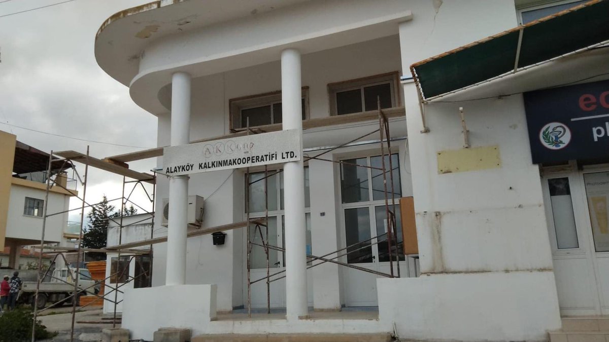 hamcaoglukktc's tweet photo. Bir yandan Alayköy İlkokulu bahçe düzenleme çalışmalarımız devam ederken diğer yandan da Alayköy Kalkınma Kooperatifi Binasının izolasyon,boya,bakım ve onarım çalışmaları devam ediyor. https://t.co/OM0jDQuphR