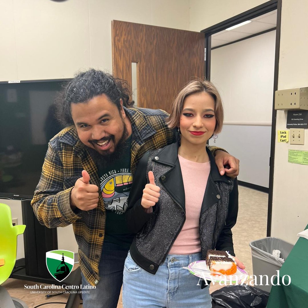 AraceliHLaroche's tweet photo. We celebrated Dr. Ruiz who earned his Clemson U doctorate ! ¡Felicidades! #Avanzando #Mentor #LatinosinHigherEd #saludmental speaker Jennifer Palomo-Gregory, Counseling Services Director, is from #PuertoRico #multilingual Jennifer O’Shields is #USCUpstate grad #SCCentroLatino https://t.co/R8GC2vCN1p