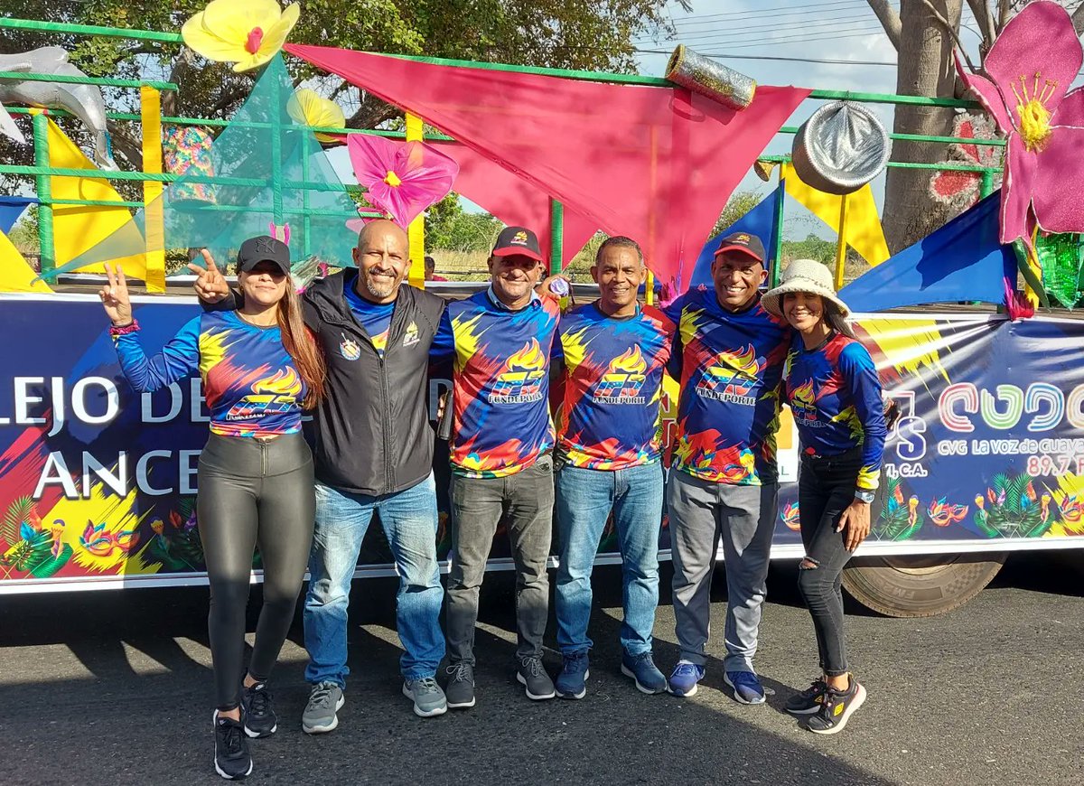 #Enfotos📸|| Este viernes 09 de febrero, cientos de Bolivarenses fueron testigos de los Carnavales Turísticos 2024 ¡Bolívar Tierra Ancestral!