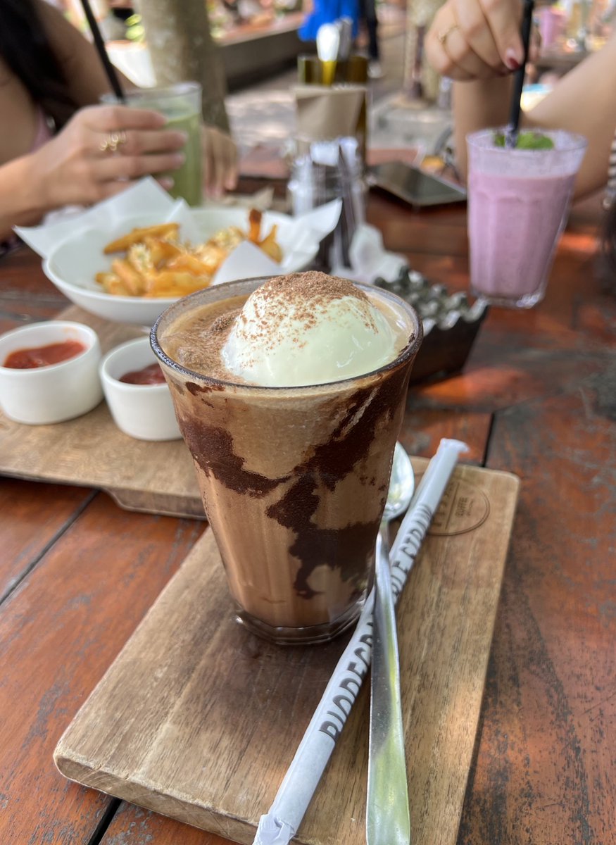 f3poho's tweet photo. Kopi esgrem maluv ✨ https://t.co/cwQrMmNHaj