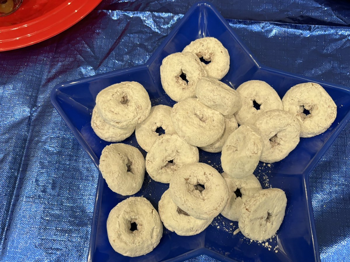 DemWomenMooreCo's tweet photo. Our monthly meeting is looking delicious. Come join us at the #Pinehurst village hall. 10:00 am! #democraticwomenofmoorecounty https://t.co/bCgdYZBpFA