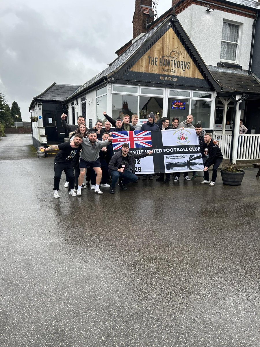 Sam Thompson tweet media