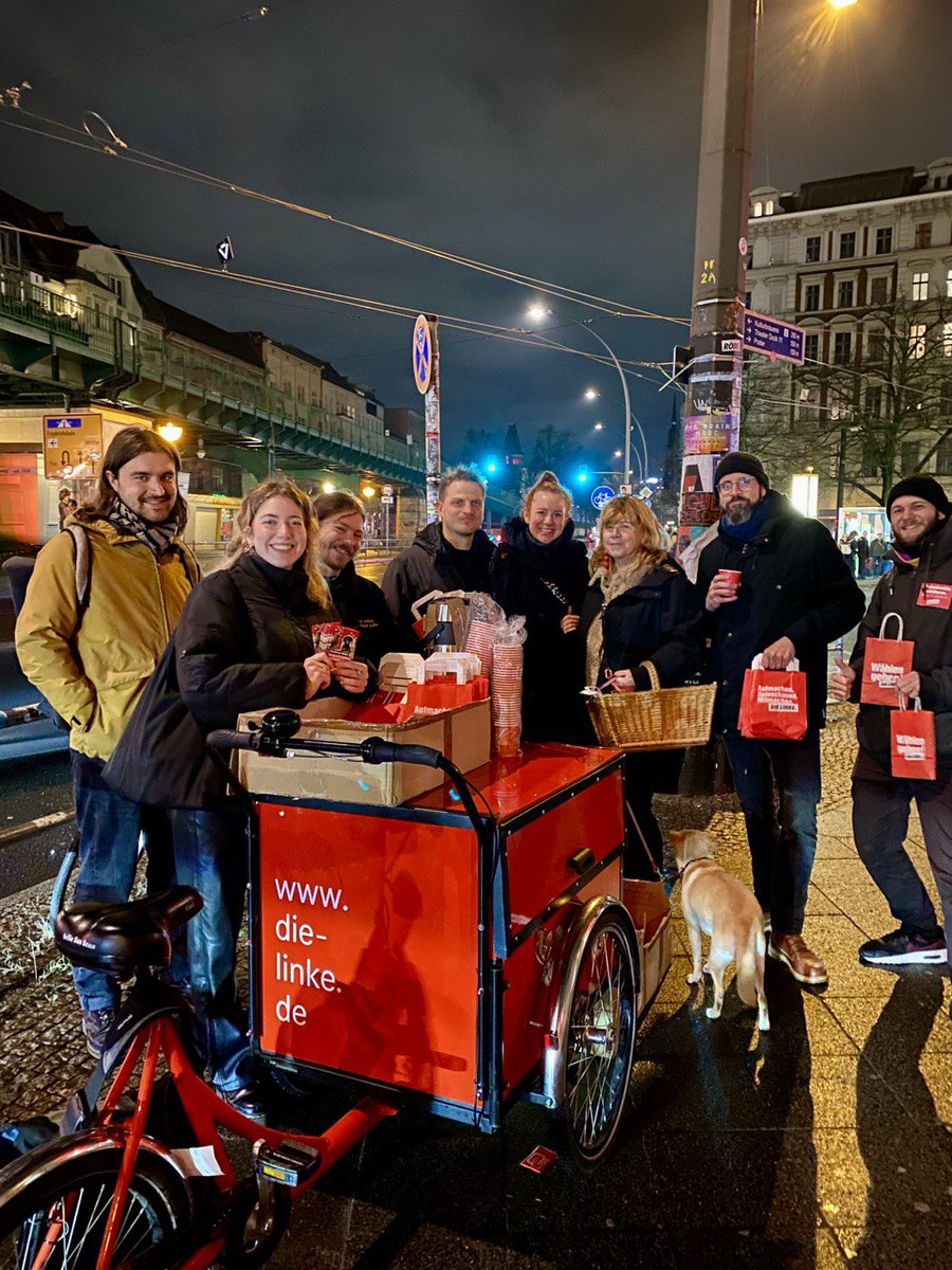 Wahlkampf bis in die letzten Minuten. 
Auf den Frust über die #Ampel, die steigenden Mieten und Energiekosten #Inflation und die Deportationspläne der Rechten gibt es eine linke Antwort. Statt Schuldenbremse Investionen in Schulen, Krankenhäuser und bezahlbaren Wohnraum.