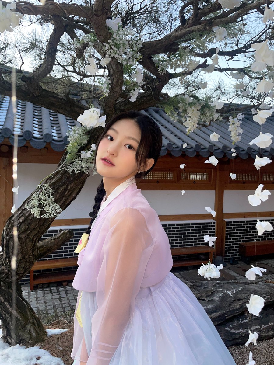 [📸] [K-LIP] KIOF와 함께 즐거운 설날 보내세요❤️

🔗 youtu.be/OZIRPIAPHDE

#KISSOFLIFE #키스오브라이프 #KIOF