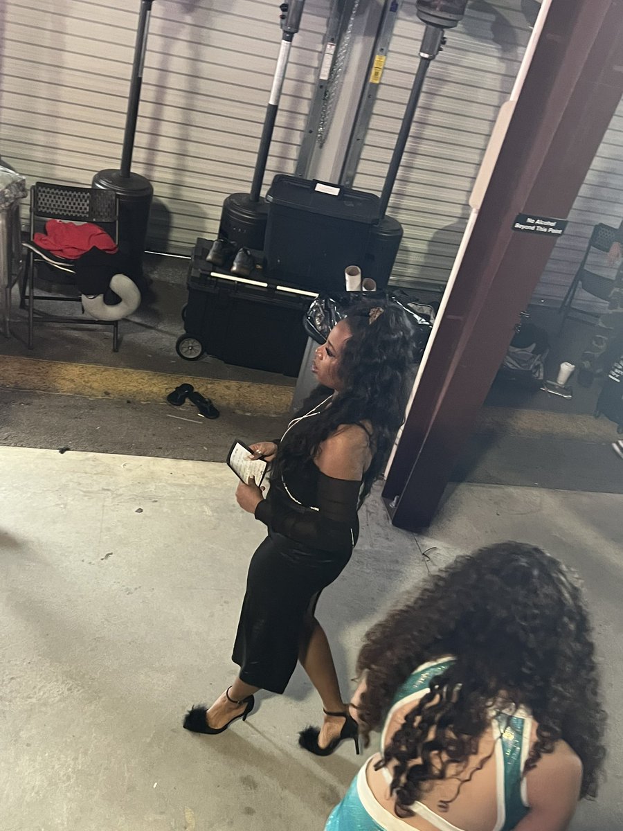 Ashthebossbabe's tweet photo. BTS before going out for #SHINE77 #Ayla https://t.co/zT2DY2dQvz