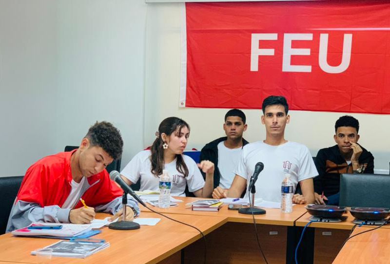 JuanBertico's tweet photo. Inicia el Consejo Nacional de la @FeuCuba para analizar temas de gran importancia para la membresía universitaria. Hoy sesionarán los trabajos en comisiones y el día de mañana la sesión plenaria y clausura. #OrgulloFEU @DiazCanelB @DrRobertoMOjeda @AylinAlvarezG https://t.co/bdnw6dvc77