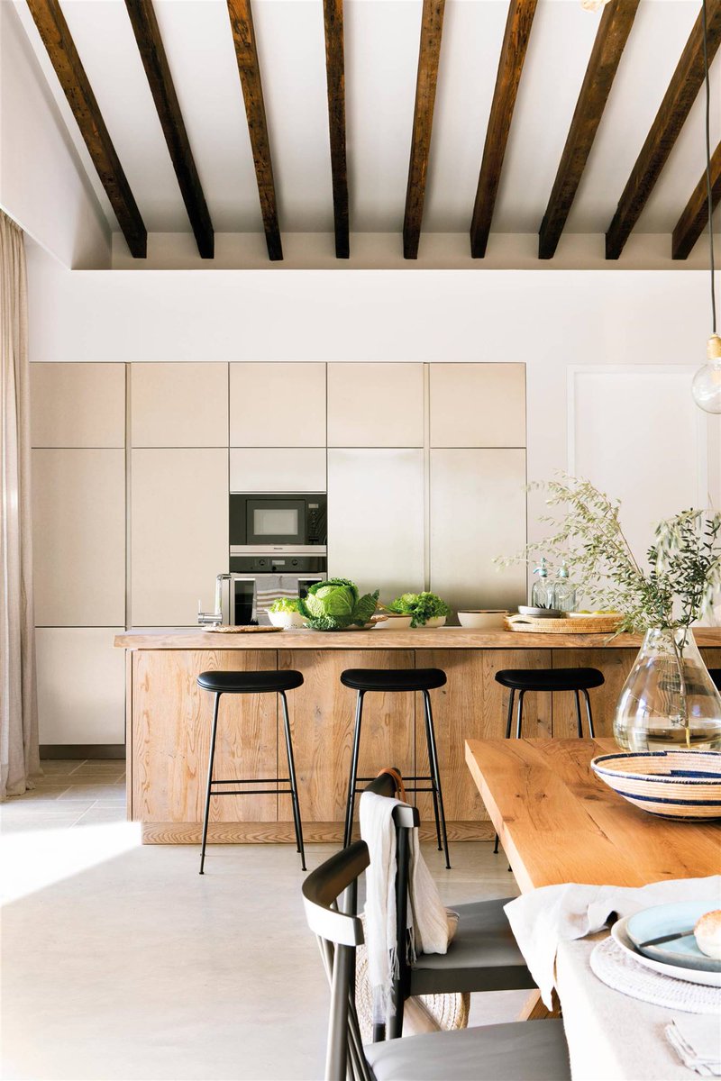 argentinaforest's tweet image. #DiseñoInterior #Combinaciones #Naturaleza
Más madera | La cocina moderna, sencilla y natural es tendencia en 2024 argentinaforestal.com/2024/02/10/mas…  
@FAIMAargentina @CamaraCema @CAFYDMA @ASOMAesmadera @CAMMECba