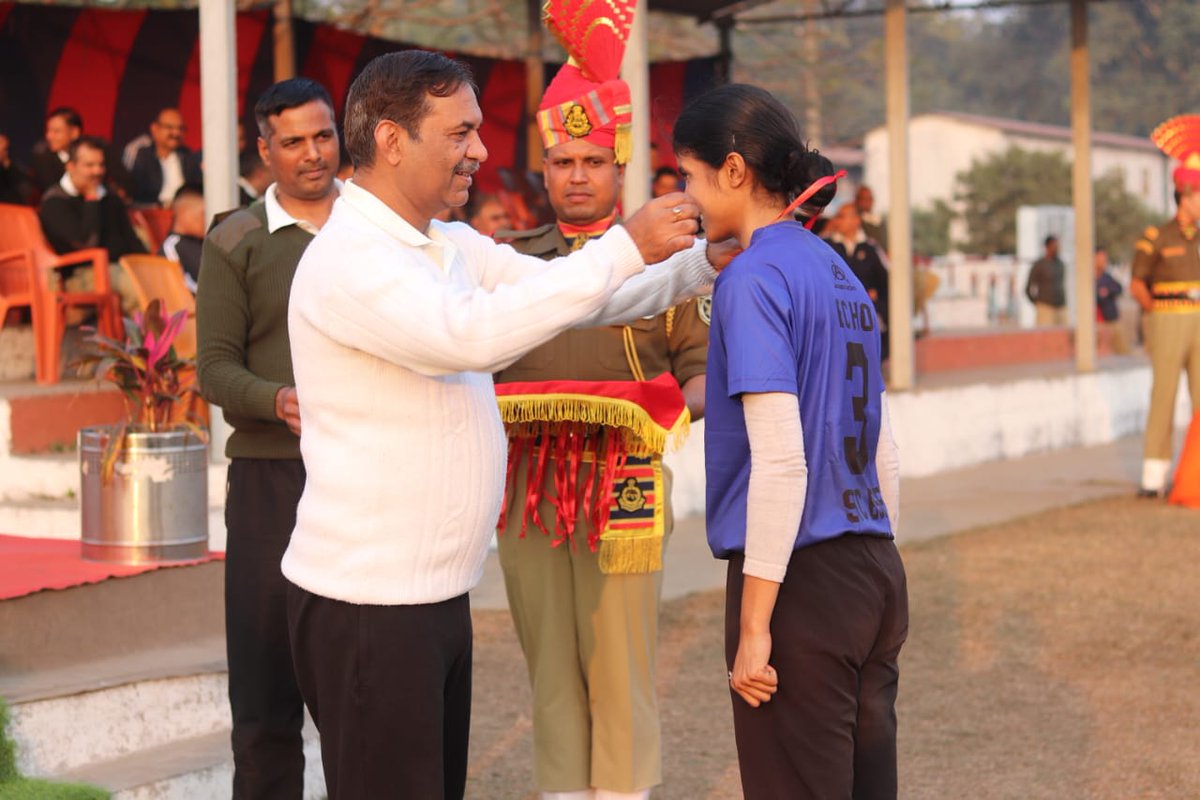 stcbsfnb's tweet photo. 10.02.2024

Final match of Inter Coy Volleyball Competition was conducted today. E Coy won the competition by defeating  B Coy in straight sets.

@BSF_India 
@BSF_SDG_EC 
@BSFNBFTR https://t.co/oxUD306ceK