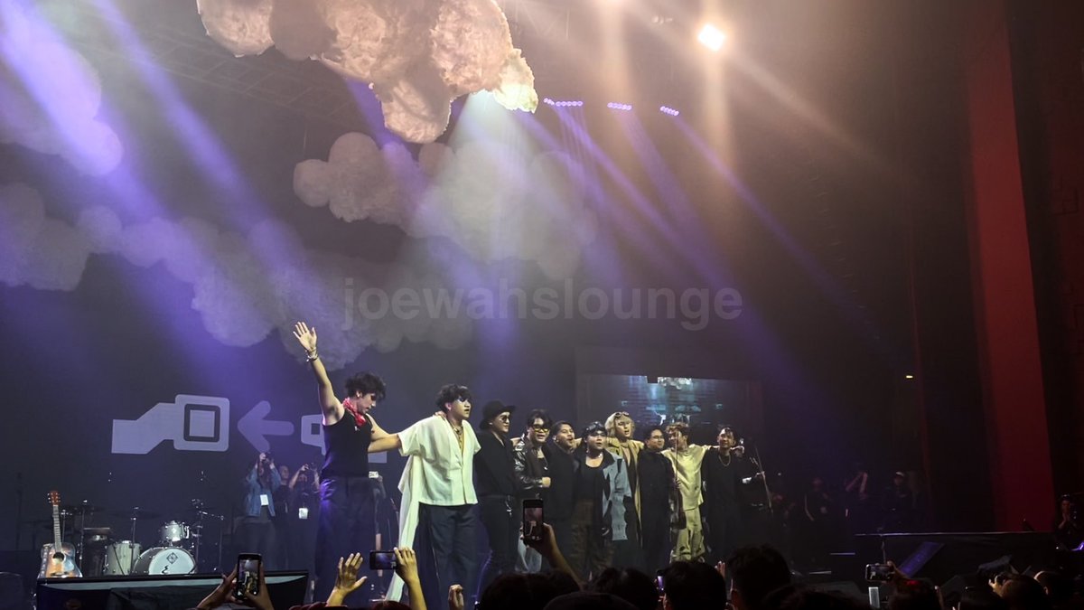 joewahslounge's tweet image. Flight COJ0910 has officially landed at the destination.

That’s a wrap for Seatbelts: On 2-days concert. It has been a bliss having to celebrate a milestone with every one of you. 

#SeatbeltsOnCOJ