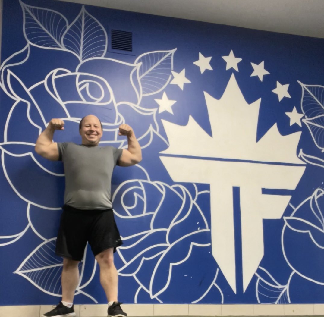 CasinoKevin1979's tweet photo. I have two moods in my life! Happy, and intense! Training with intensity brings me happiness!
Front squatting 245 solid ass pounds at 44 3/4’s years old!
Internal growth will cost you some people!
#StrengthAndConditioningTraining #PaidInFull https://t.co/d9h7lZxa6H