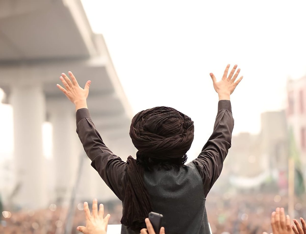 ہم 72 تھے تبـــ مایــوس نہیں ہوئے✌️

اب لاکــھوں میں کیسے مایــوس ہو سکتے ہیں۔۔۔؟✊
#TLP❤