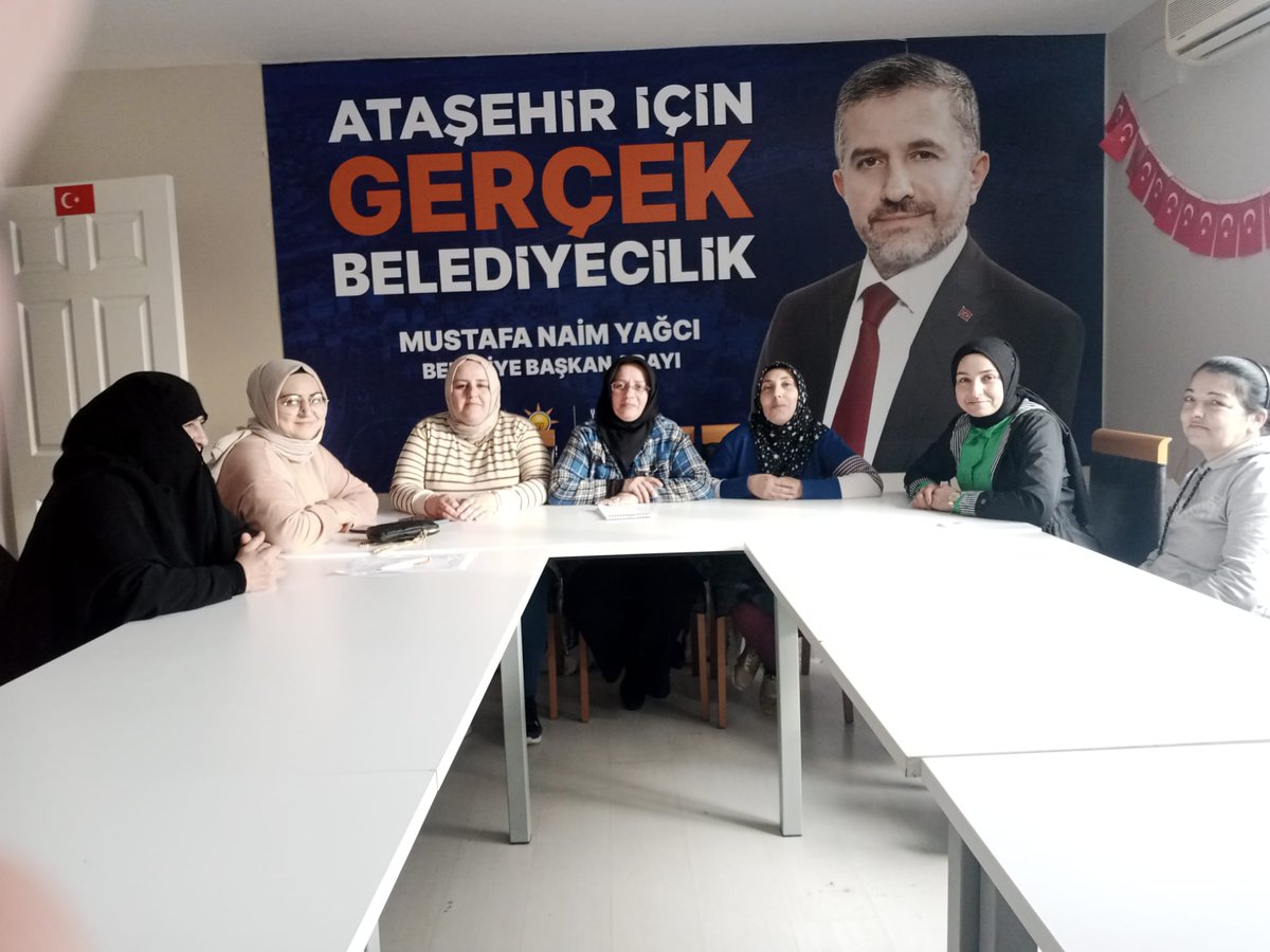 Ataşehir ilce kadın kolları başkanı <a href="/GulayseDurak/">Gülayşe Durak</a> öncülüğünde Ferhatpaşa mahallesi kadın kolları başkanı <a href="/fatma3450ceylan/">Fatma Ceylan</a> eşliğinde haftalık toplantimizi gerçekleştirdik hayırlara vesile olsun