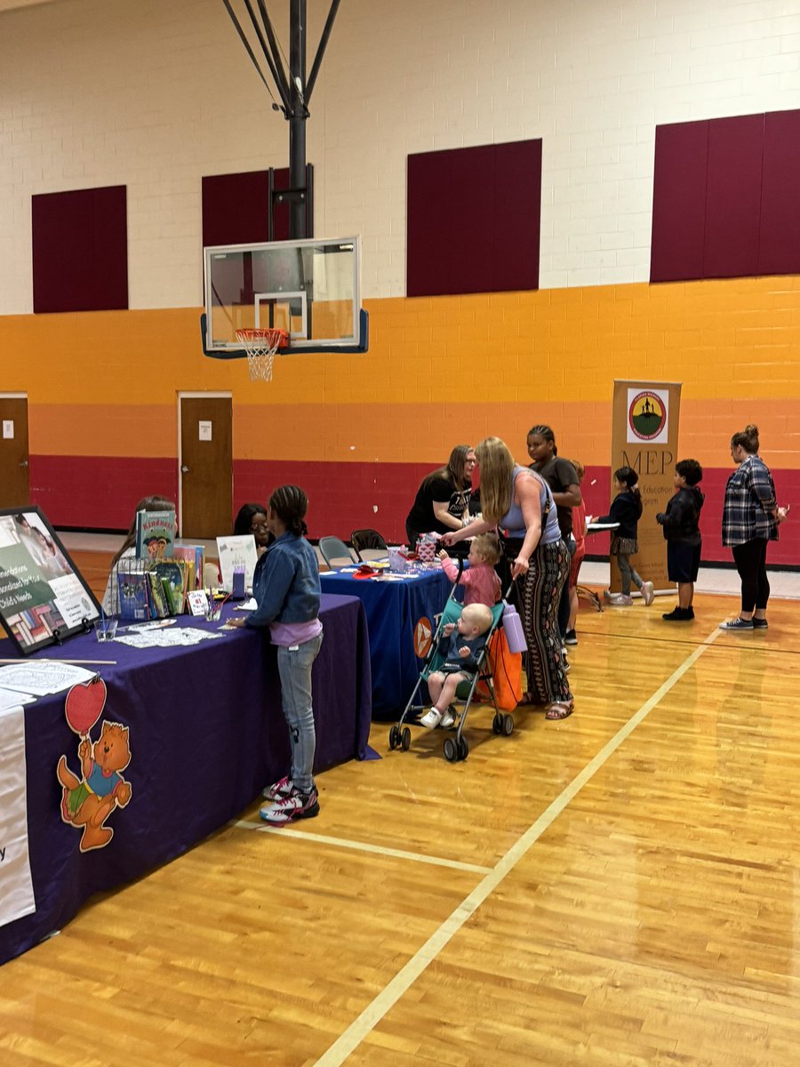 ertaylor75's tweet photo. Representing @volusiaschools at the YMCA Literacy Event. Providing information about the Immigrant and Migrant Programs. https://t.co/6aXapreoZ4