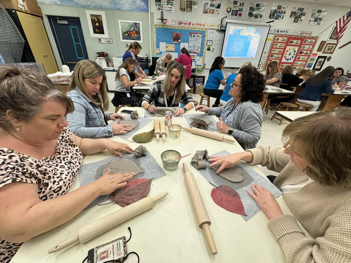 EpsteinLibraryJoy tweet media