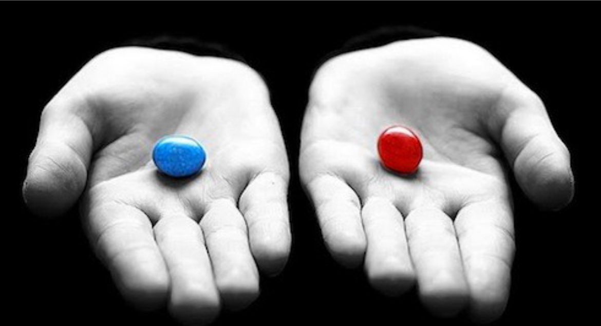 'A trader's choices, akin to 'The Matrix' pills, involve assessing risk and reward. The blue pill signifies a safer path, red implies risk. Traders, like Neo, evaluate market conditions for strategies aligning with their goals. #TradingDecisions #RiskReward 📊'