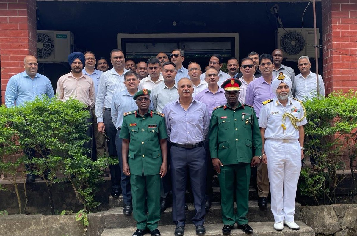 As part of ongoing International Strategic Management Tour to Tanzania, #CDM_IDS delegation visited 101 Inf Bde of the Tanzania Peoples' Defence Forces #TPDF.
Briefed on unique challenges & dynamics of the region, role of TPDF and future roadmap.