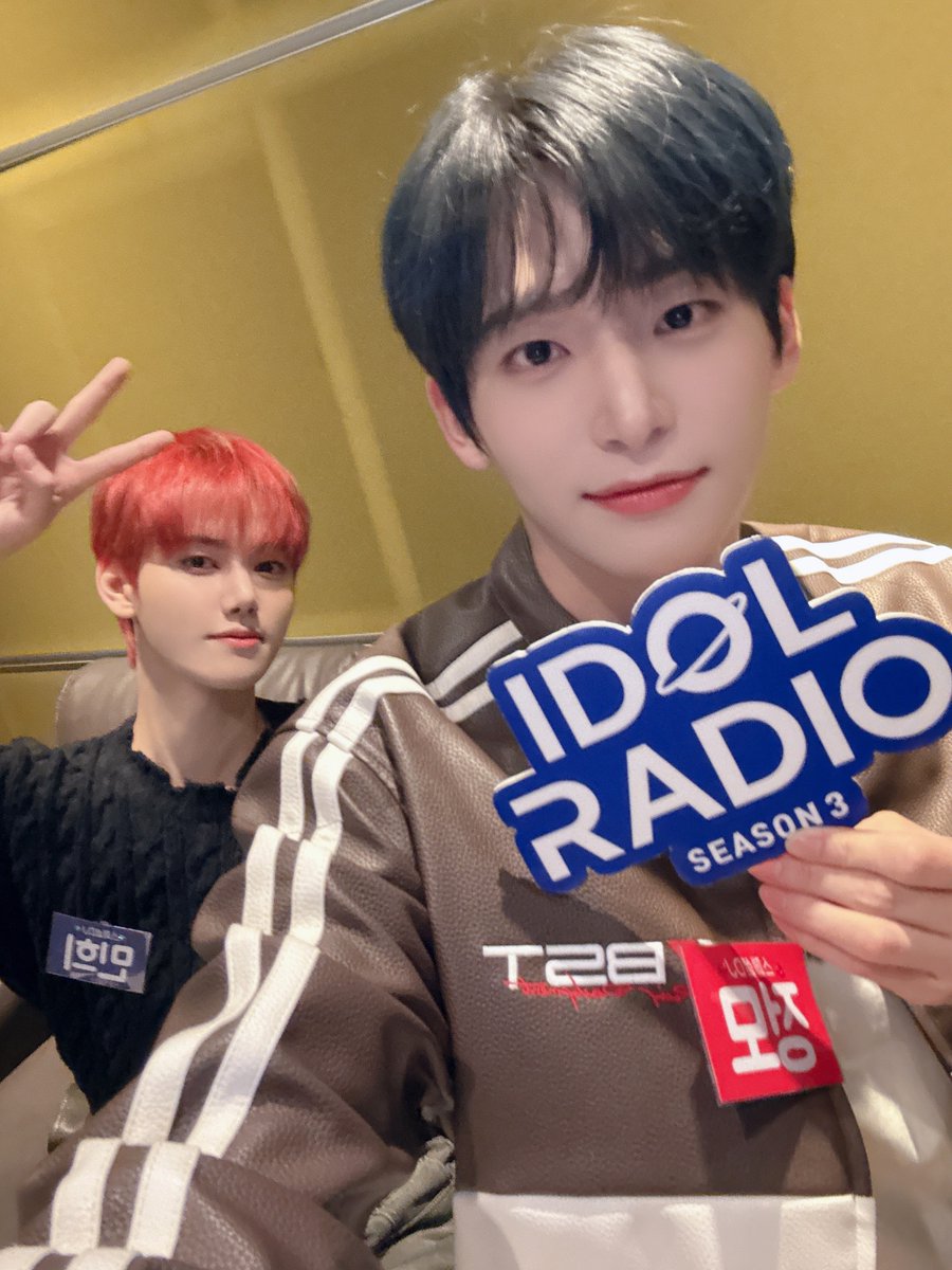 CRAVITYstarship's tweet photo. [📸] 240210
MBC #아이돌라디오3
⠀
#CRAVITY #크래비티
#정모 #민희 #성민
#EVERSHINE
#Love_or_Die https://t.co/q2y8WFKNWE