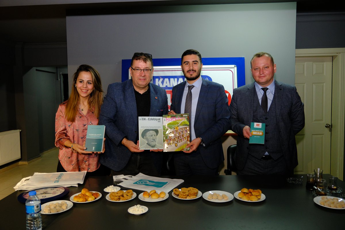 TDEDBURSA's tweet photo. TDED Bursa Şubesi olarak,  Bursa Büyükşehir Belediyesi Kültür Şube Müdürü Muhammet Yılmaz, Bursa Büyükşehir Belediyesi Kültür ve Sosyal İşler Dairesi Başkanı Nurullah Yıldız, Bursa Büyükşehir Belediyesi Müzeler Şube Müdürü Goncagül Meriç hanımefendiyi misafir ettik. https://t.co/wtStvkaYtn