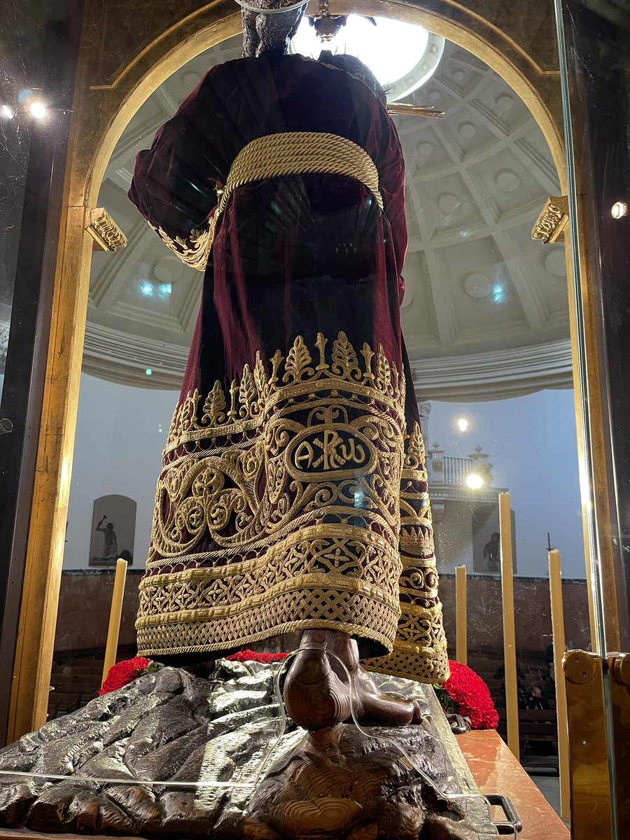 "Fuiste Perdonado: Perdona".
El único lugar donde se encuentra la fuerza para perdonar es recordando cuánto te ha perdonado Jesús. Él te dará la fuerza para perdonar a los demás. Cuando parezca imposible ofrécelo a Dios, no dejes que el resentimiento te destruya. Él pagó por ti.