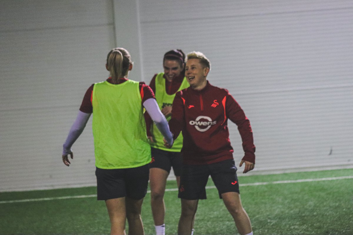 Swansea City Women tweet media