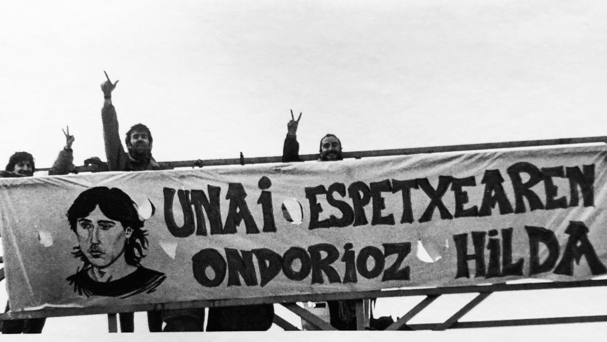 ideiazabaldub's tweet photo. Gaur duela 27 urte Unai Salanueva 'Beltza' gazte intsumisoak bere buruaz beste egin zuen Iruñean, espetxera itzultzea saihesteko. 22 urte besterik ez zituen.

#BetikoArgia https://t.co/lSrQ0M5Nup