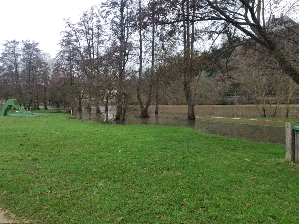 Petite sortie run 🏃🏃🏃solo 12km tranquille les pieds ds l'eau à <a href="/VilledeCMz/">Ville de Charleville-Mézières</a> #ardennes