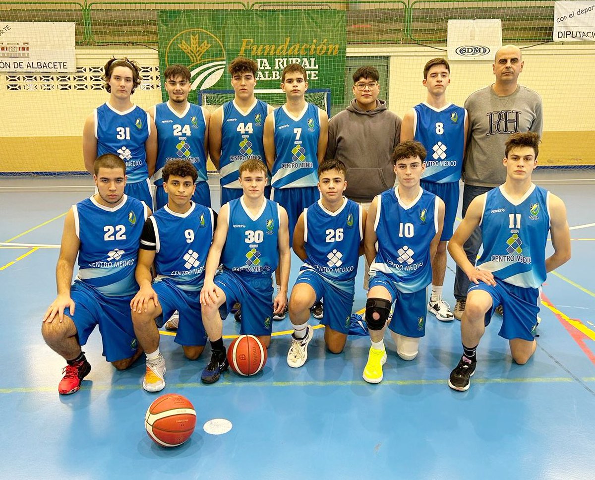 ADB_Hellin's tweet photo. ✅✅✅Nuestros jugadores a 15 minutos de jugar la semifinal de la Copa Junior U19 ante CB Azudense
🍀🍀🍀Mucha suerte
#AdbHellin https://t.co/MVnHGHplbY