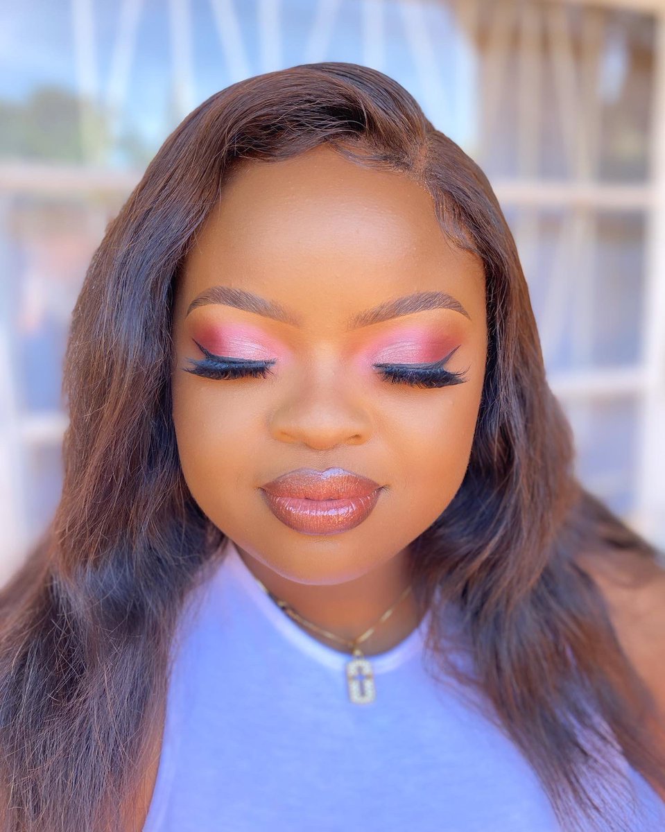 keesas_beauty's tweet photo. It’s makeup o’clock 💄 ⏰
Find us in Area 3, Lilongwe. 
Standard Casual Makeup: MK30,000 
Premium Casual Makeup: MK50,000 
(We use standard makeup products for the standard package and high end makeup products for the premium package) 
BOOK YOUR APPOINTMENT 
0881886057 https://t.co/S8ZUJEtJw8