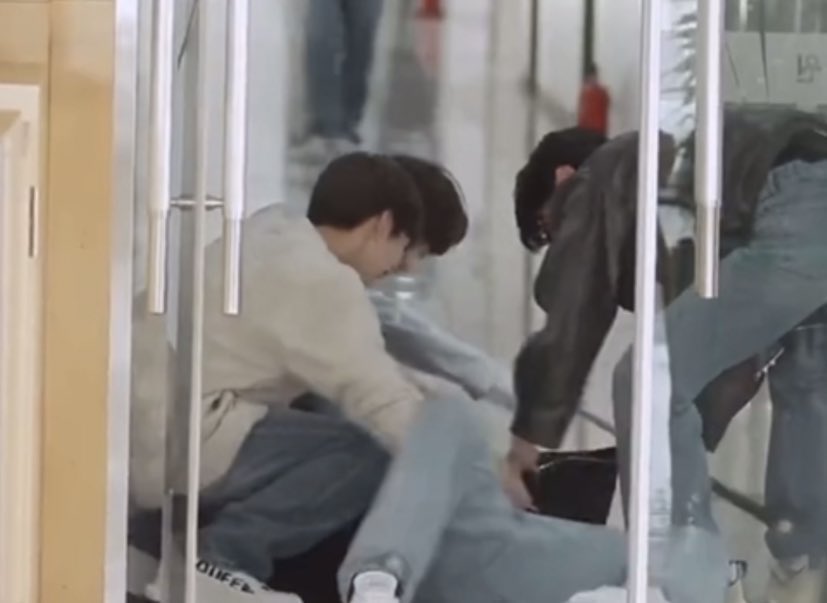 sjydaiIy's tweet photo. Jake is so ticklish and the members take complete advantage of that during individual missions😭 https://t.co/CL79K1l5Gt