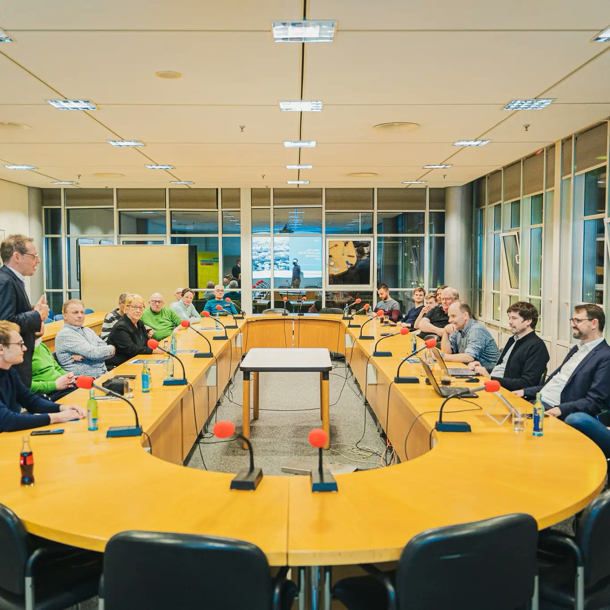 Für smarte Lösungen sind wir immer zu haben - besonders, wenn es um die Entwicklung von #Mannheim geht.👩‍💻📱

Deswegen waren wir gespannt darauf, was uns Dr. Robert Thomann, Johannes Müller und Moritz Bischof von der Smart City Mannheim GmbH berichten würden.
<a href="/smartmannheim/">Smart City Mannheim</a>