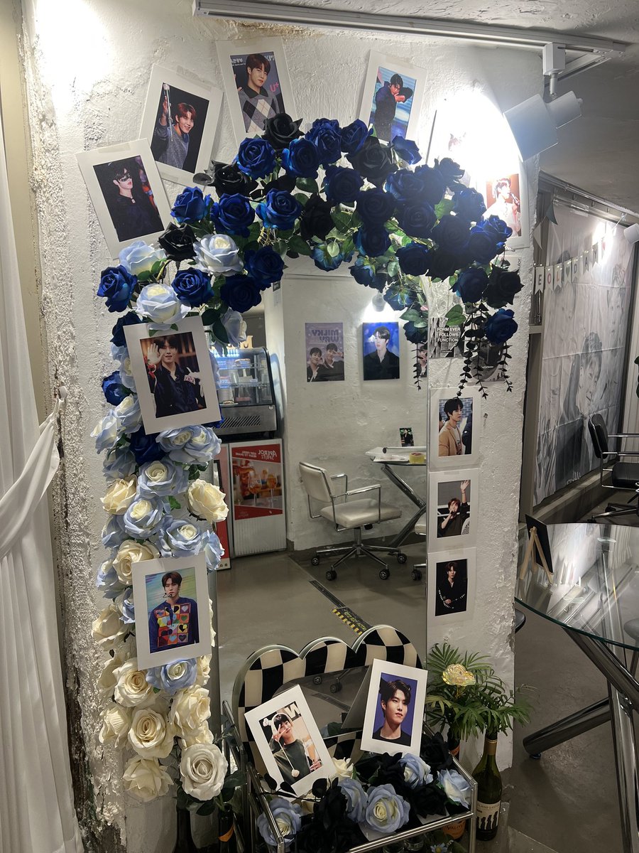 pepero_DY211's tweet photo. 2024 Birthday event  for DAEYEOL 🦁
 
드디어 내일 (11일)부터 13일까지 홍대 멜로우  (@mellow_cafe_) 에서 생일카페가 시작됩니다
많이 놀러오셔서 축하해주세요
 
#오늘도_빛나는_대열아_생일축하해
#GoldenChild #골든차일드
#GNCD #골차
#이대열 #Daeyeol #デヨル #大烈 https://t.co/IU3hZutYto