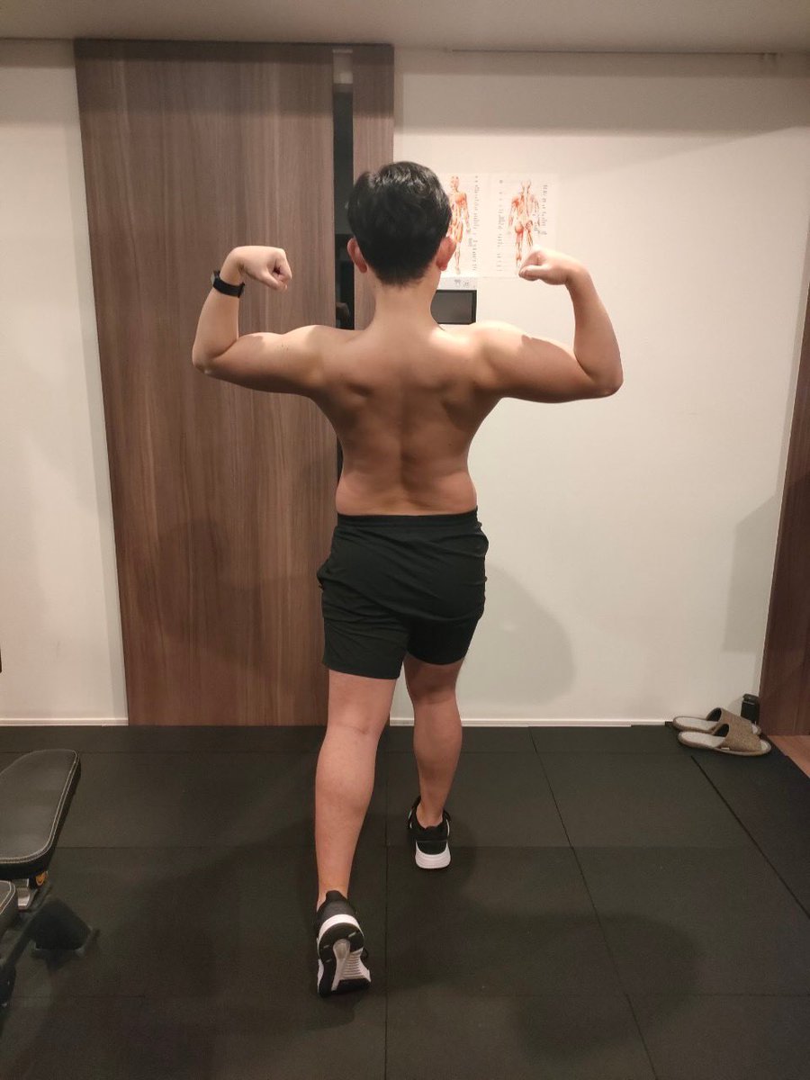 daisuke12365989's tweet photo. トレーニングとポージングを教えてもらいました！
#筋トレ　#筋トレ男子
#筋トレ初心者
#筋トレ好きと繋がりたい https://t.co/iX21KE4GhR