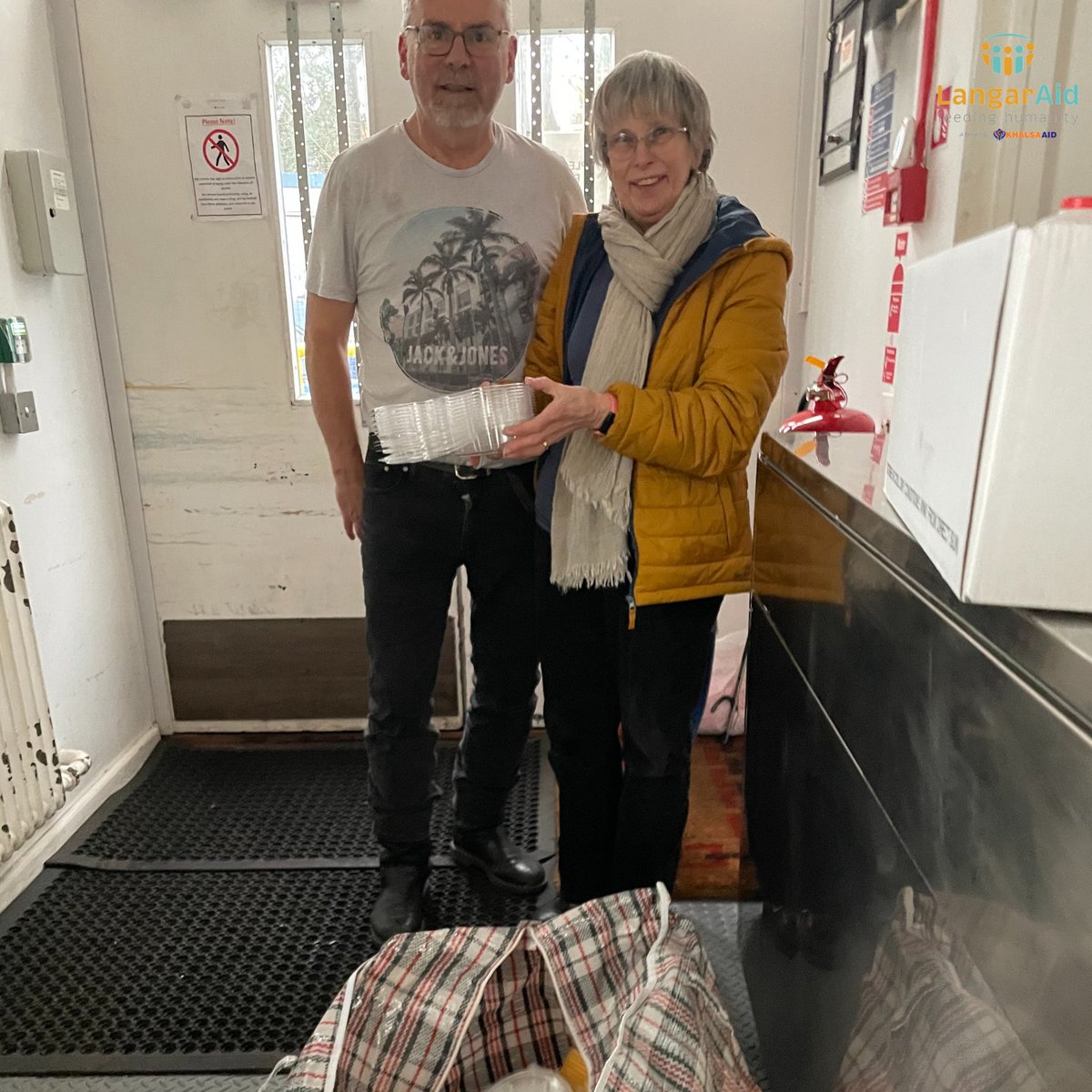LangarAid's tweet image. We extend our heartfelt appreciation to our volunteers Judy and Simon for their generous donation of a bag full of containers. Thank you for your support!

#volunteer #charity #foodsupport #khalsaaid #langaraid