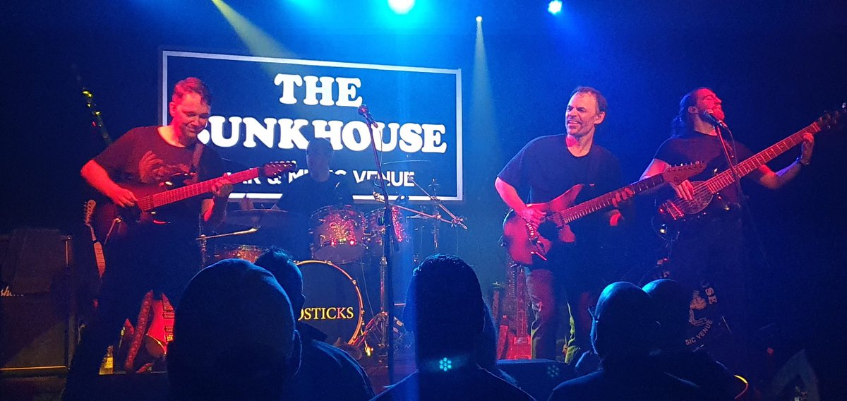 Swansea - what an amazing gig that was! 🏴󠁧󠁢󠁷󠁬󠁳󠁿 Thank you so much for packing out @TheBunkhouseSA1 - the atmosphere was incredible and seeing so many people rocking out to our music really means the world! 🤘

#Godsticks #Kscope #TIWAWLL #UKTour #TheBunkhouse #Swansea #ProgMetal