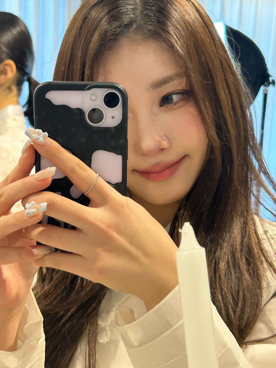 [#채인]
새해 복 많이 받으세요 플로리🙇🏻‍♀️