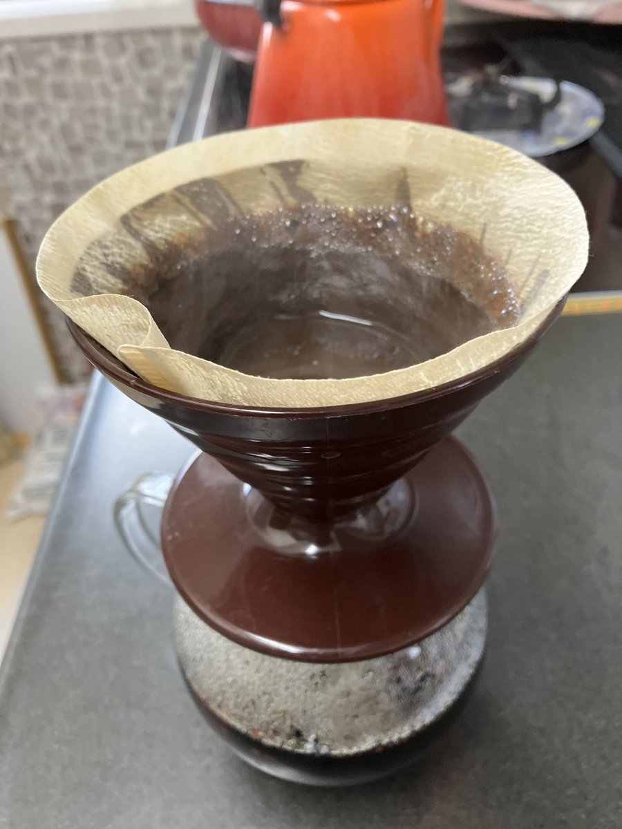 haruhiro72's tweet photo. This is the electric coffee mill I introduced the other day, and here is how it works. You can enjoy freshly ground #coffee very easily.
The beans are “Kopi Luwak” that I bought in Indonesia. It was not so expensive, but it has a very nice aroma. https://t.co/FdztQz5VYm